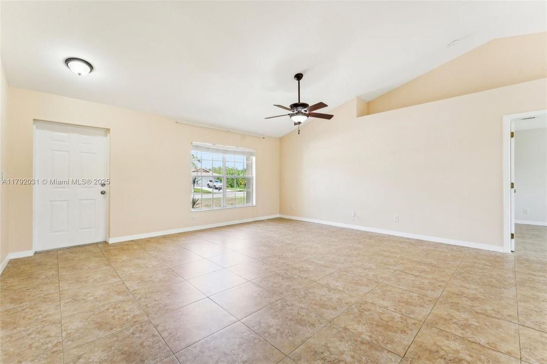 Recently Sold: $299,000 (4 beds, 2 baths, 1712 Square Feet)