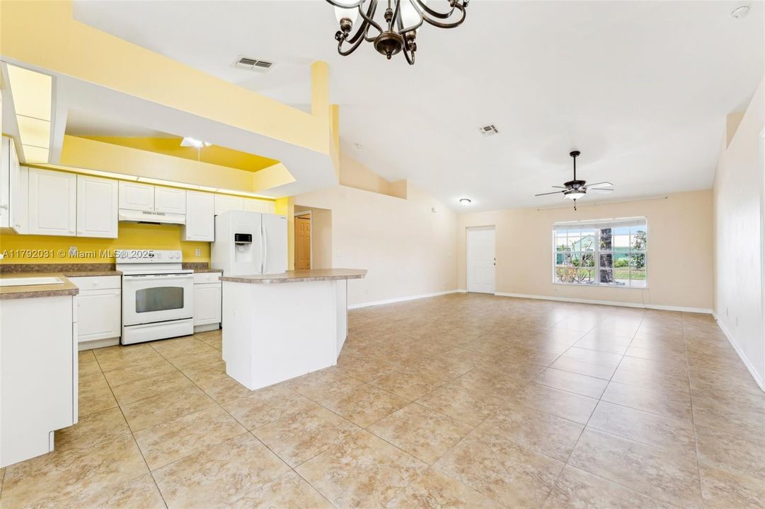 Recently Sold: $299,000 (4 beds, 2 baths, 1712 Square Feet)