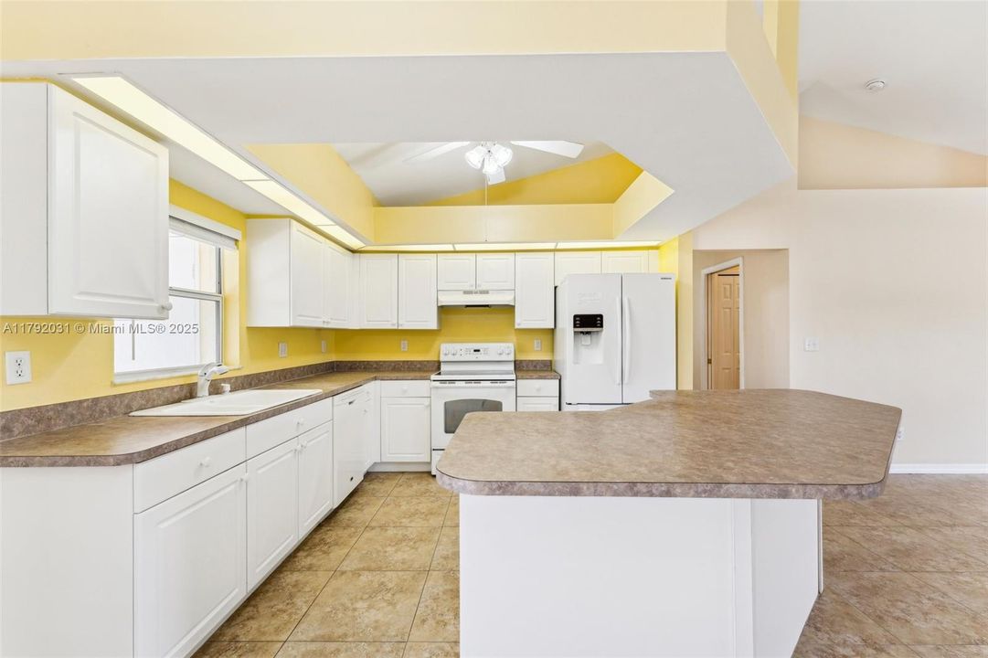 Recently Sold: $299,000 (4 beds, 2 baths, 1712 Square Feet)