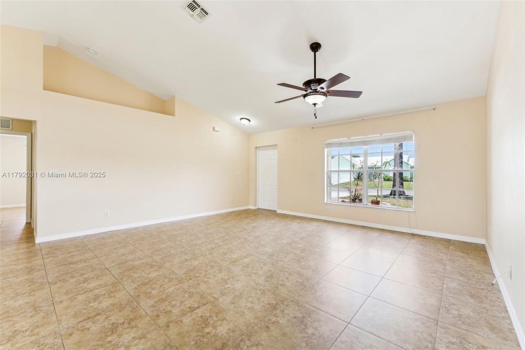 Recently Sold: $299,000 (4 beds, 2 baths, 1712 Square Feet)