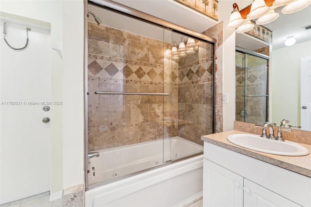 Recently Sold: $299,000 (4 beds, 2 baths, 1712 Square Feet)