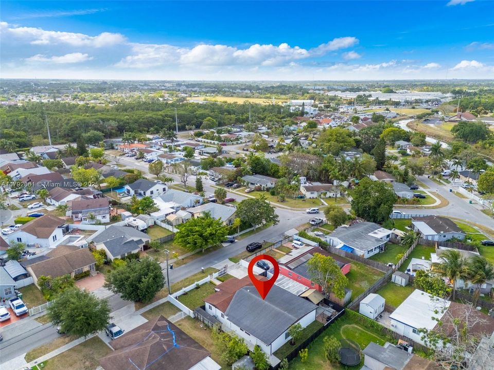 Vendido Recientemente: $599,000 (5 camas, 3 baños, 2331 Pies cuadrados)