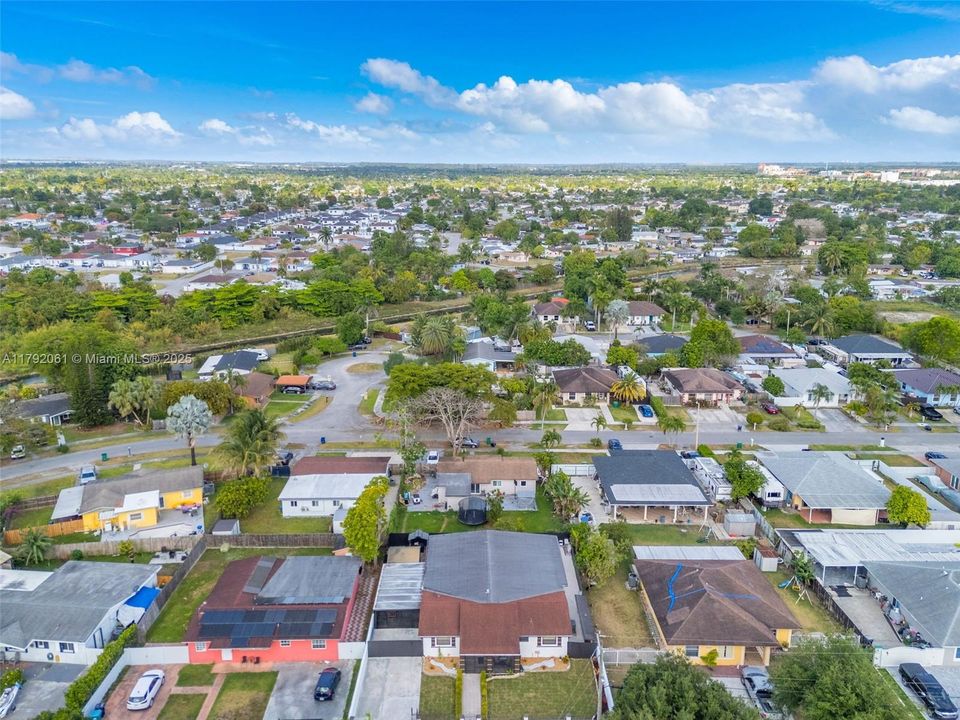 Vendido Recientemente: $599,000 (5 camas, 3 baños, 2331 Pies cuadrados)