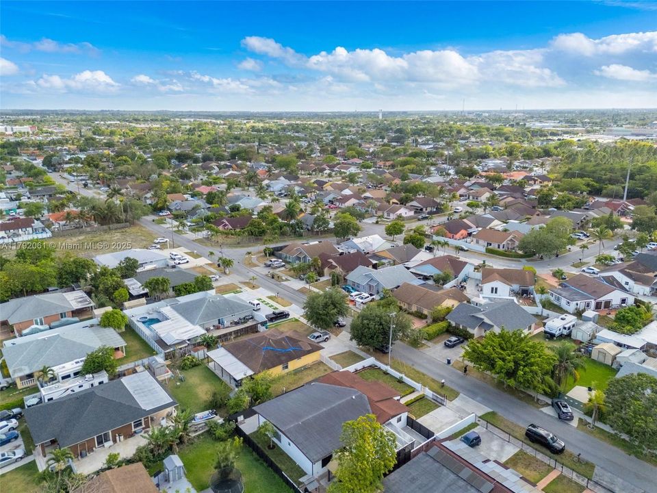 Vendido Recientemente: $599,000 (5 camas, 3 baños, 2331 Pies cuadrados)