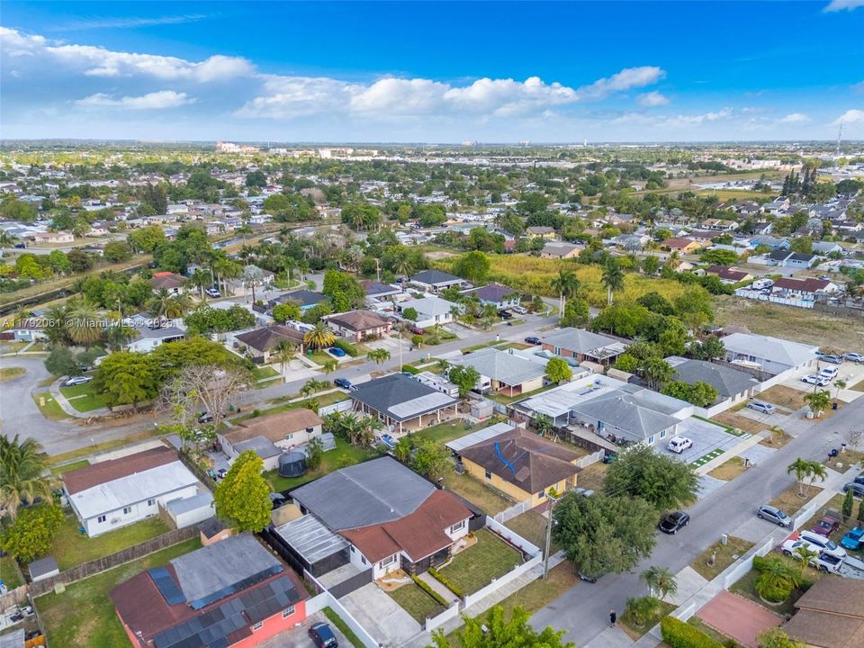 Vendido Recientemente: $599,000 (5 camas, 3 baños, 2331 Pies cuadrados)