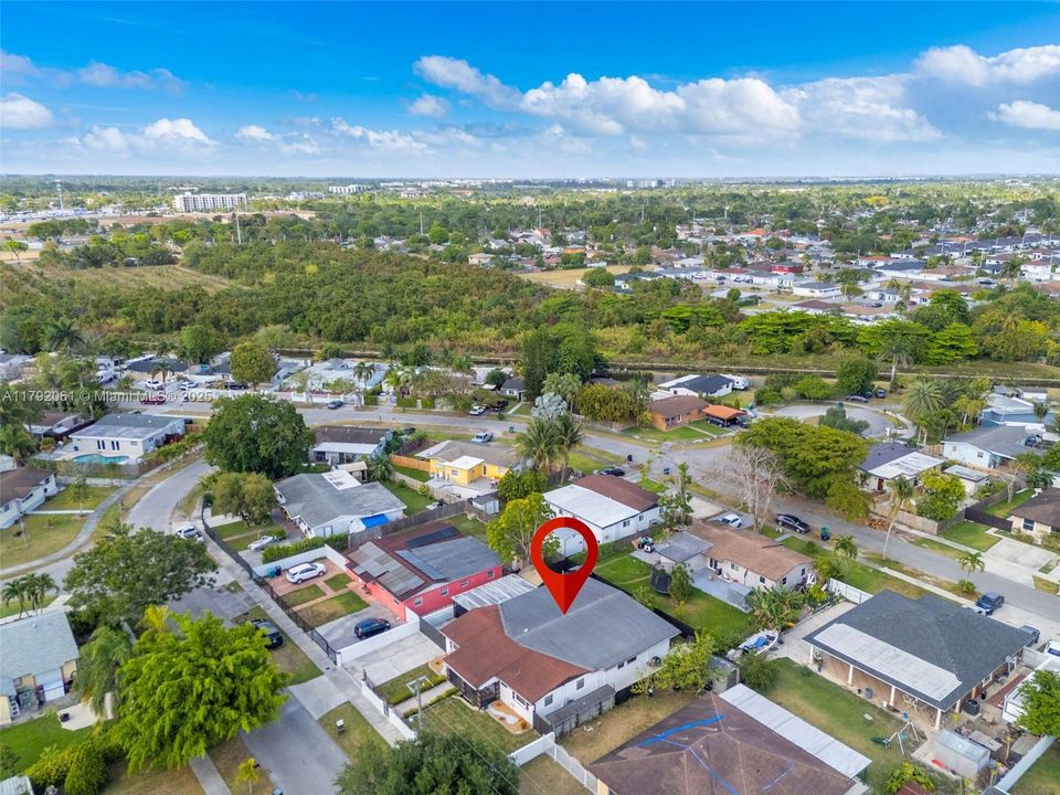 Vendido Recientemente: $599,000 (5 camas, 3 baños, 2331 Pies cuadrados)