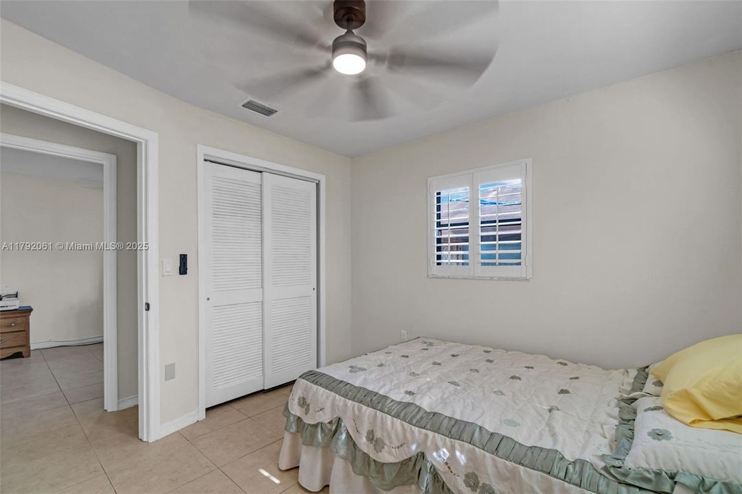 Vendido Recientemente: $599,000 (5 camas, 3 baños, 2331 Pies cuadrados)