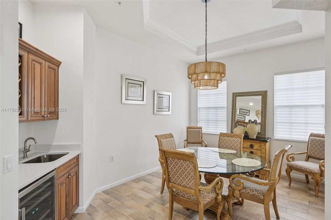 待售: $879,000 (3 贝兹, 2 浴室, 2134 平方英尺)