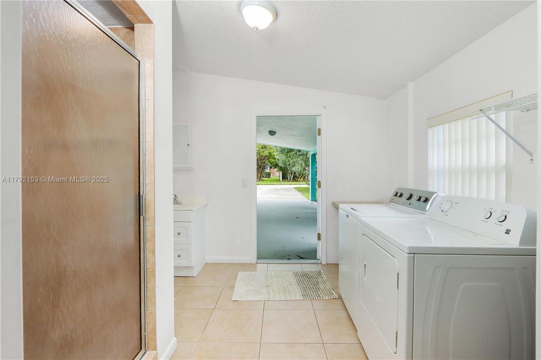 For Sale: $1,150,000 (0 beds, 0 baths, 2464 Square Feet)