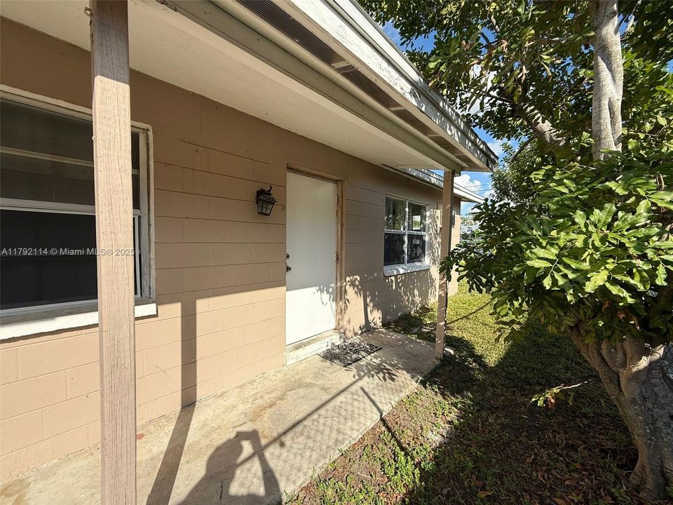 Recently Rented: $1,200 (1 beds, 1 baths, 548 Square Feet)