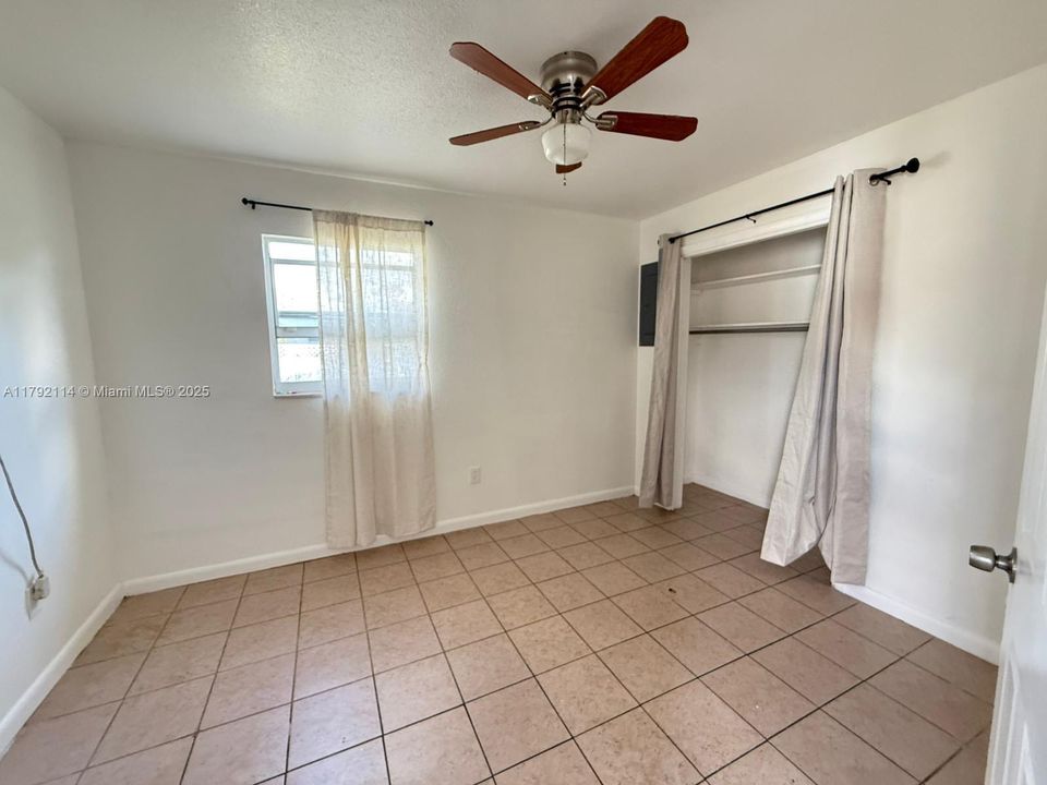 Recently Rented: $1,200 (1 beds, 1 baths, 548 Square Feet)