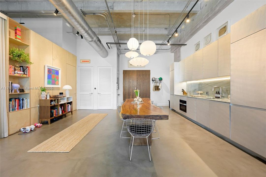 Recently Sold: $849,000 (1 beds, 1 baths, 1203 Square Feet)