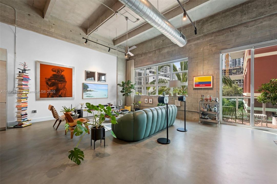 Recently Sold: $849,000 (1 beds, 1 baths, 1203 Square Feet)