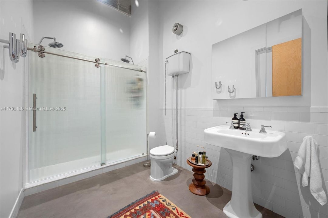 Recently Sold: $849,000 (1 beds, 1 baths, 1203 Square Feet)