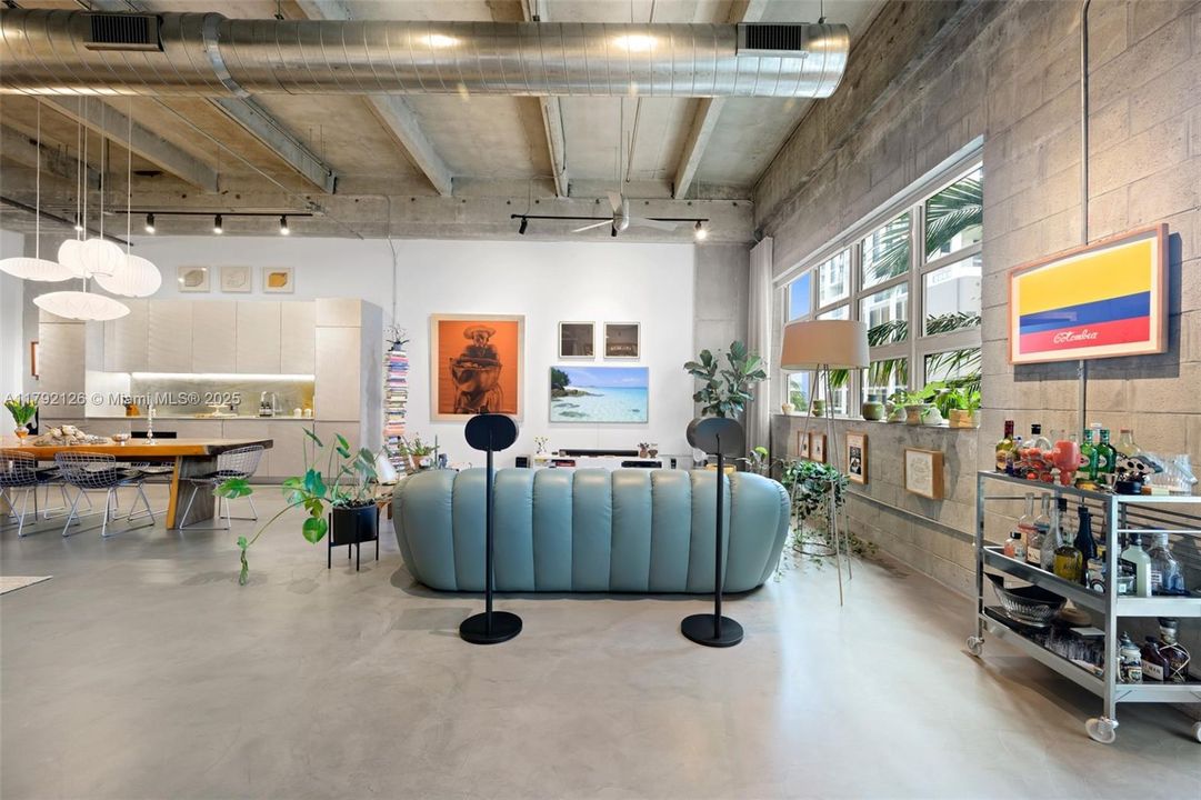 Recently Sold: $849,000 (1 beds, 1 baths, 1203 Square Feet)