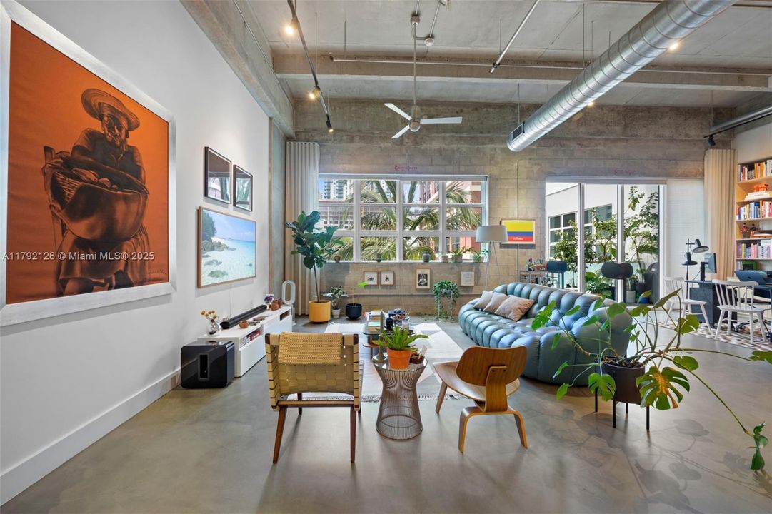 Recently Sold: $849,000 (1 beds, 1 baths, 1203 Square Feet)