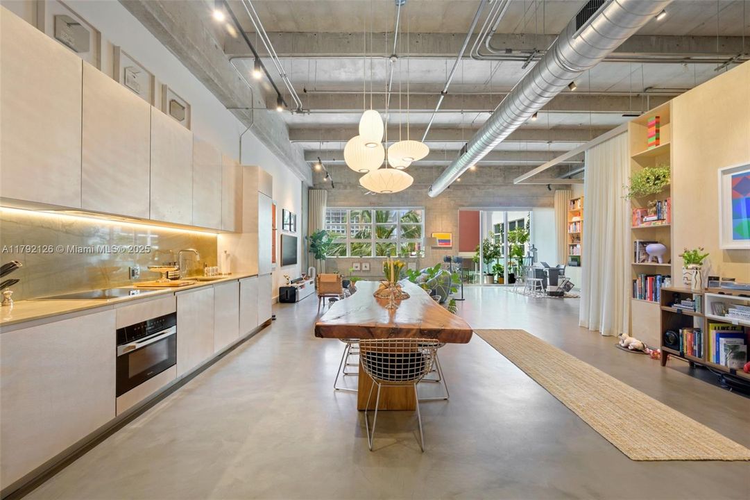 Recently Sold: $849,000 (1 beds, 1 baths, 1203 Square Feet)