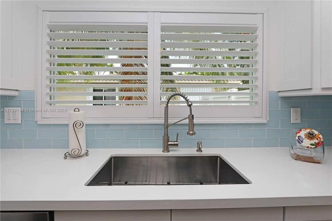 Recently Sold: $1,099,000 (3 beds, 2 baths, 1996 Square Feet)