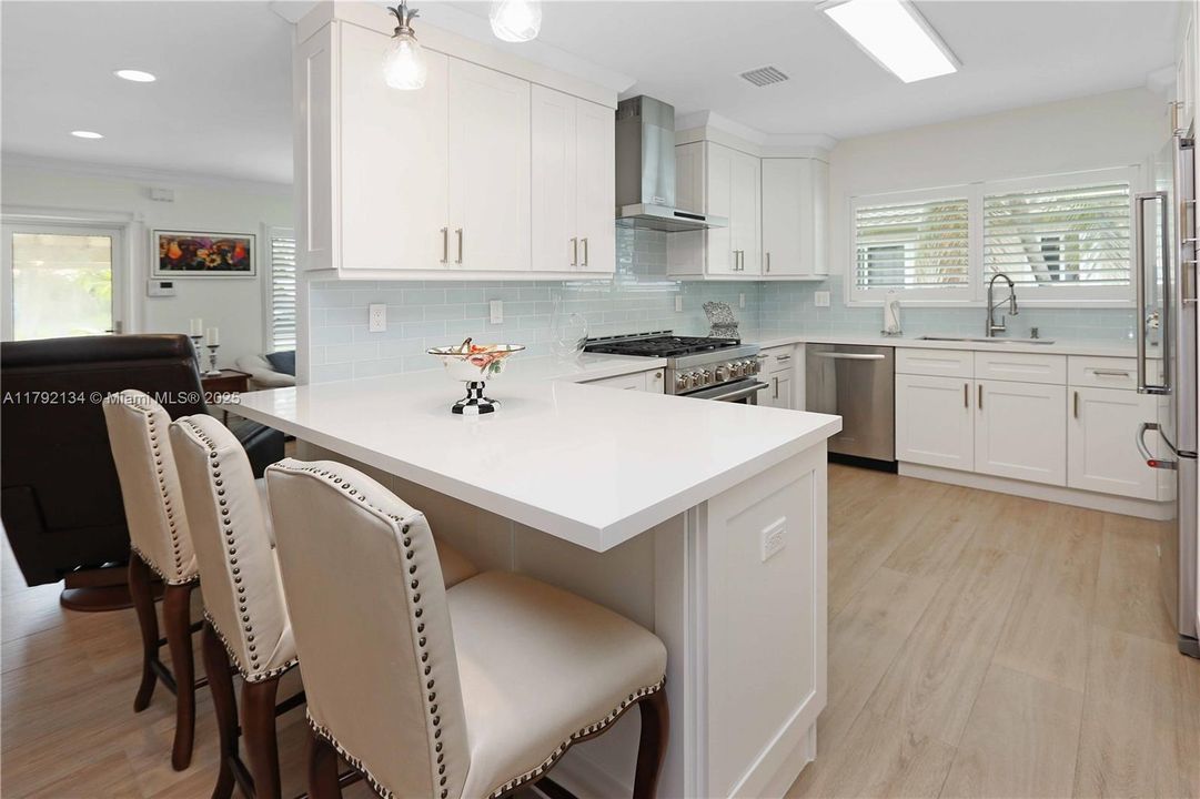 Recently Sold: $1,099,000 (3 beds, 2 baths, 1996 Square Feet)