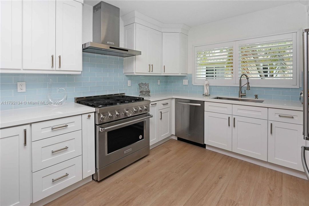 Recently Sold: $1,099,000 (3 beds, 2 baths, 1996 Square Feet)