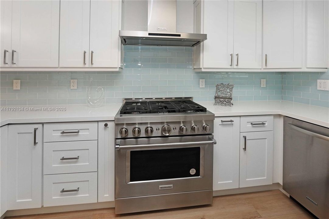 Recently Sold: $1,099,000 (3 beds, 2 baths, 1996 Square Feet)