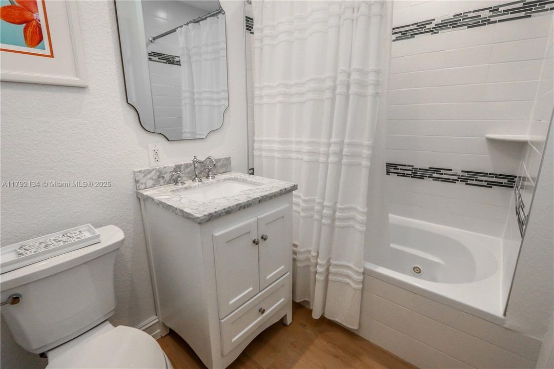 Recently Sold: $1,099,000 (3 beds, 2 baths, 1996 Square Feet)