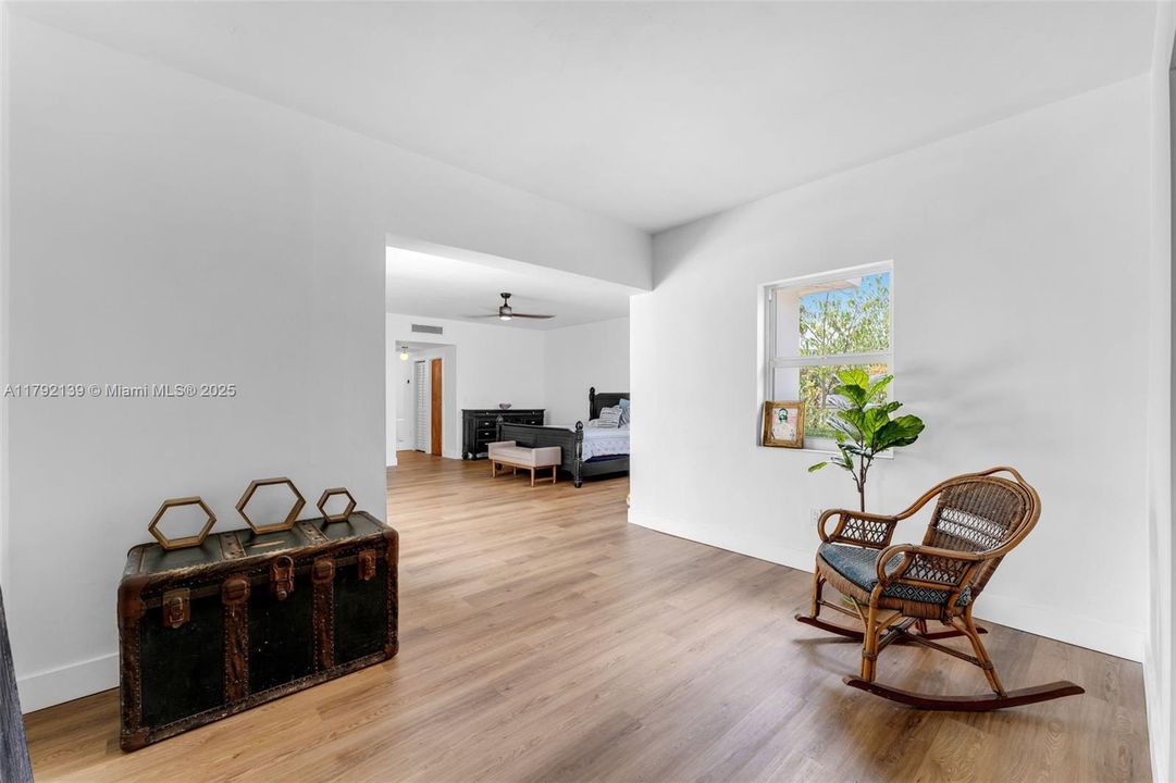 SITTING AREA IN THE PRIMARY BEDROOM