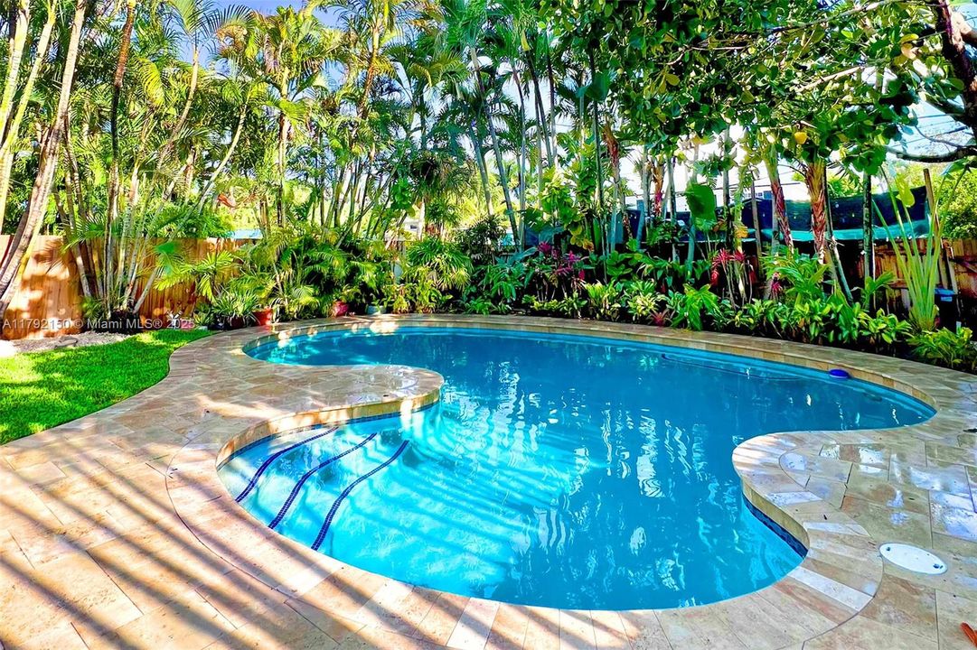 Recently Sold: $950,000 (3 beds, 2 baths, 1688 Square Feet)