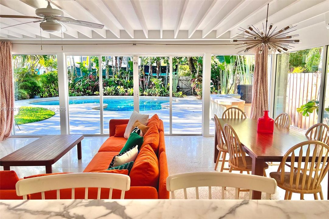 Recently Sold: $950,000 (3 beds, 2 baths, 1688 Square Feet)