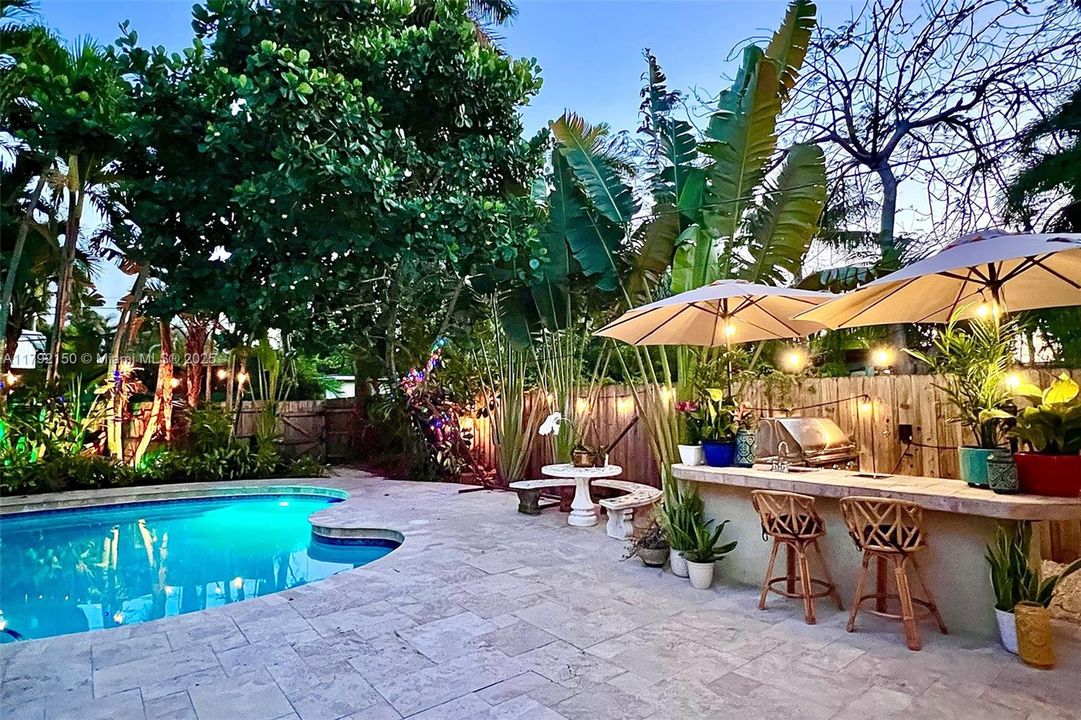 Recently Sold: $950,000 (3 beds, 2 baths, 1688 Square Feet)