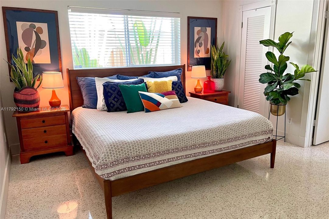 Recently Sold: $950,000 (3 beds, 2 baths, 1688 Square Feet)