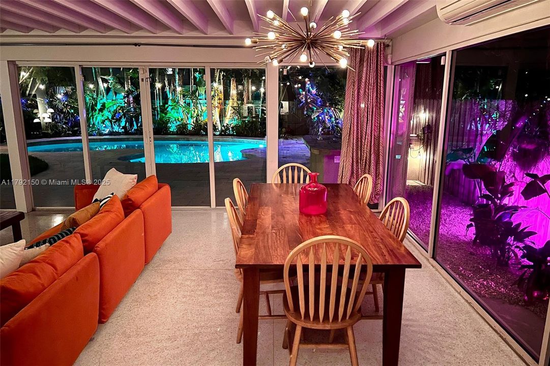 Recently Sold: $950,000 (3 beds, 2 baths, 1688 Square Feet)