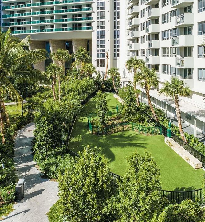 待售: $850,000 (2 贝兹, 2 浴室, 1072 平方英尺)