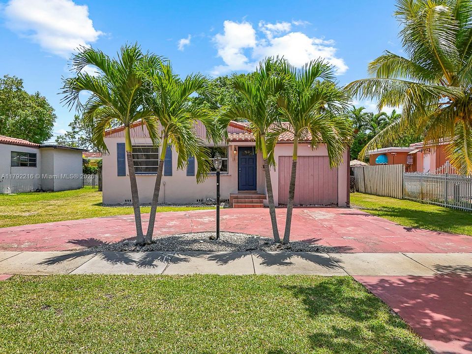 Vendido Recientemente: $670,000 (3 camas, 2 baños, 990 Pies cuadrados)