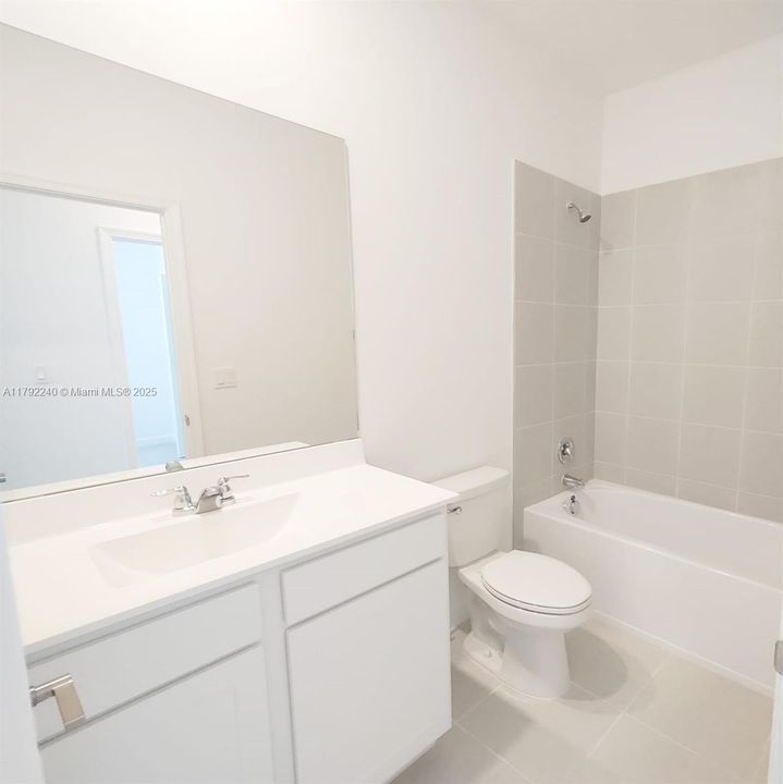 最近租的: $2,300 (3 贝兹, 2 浴室, 0 平方英尺)