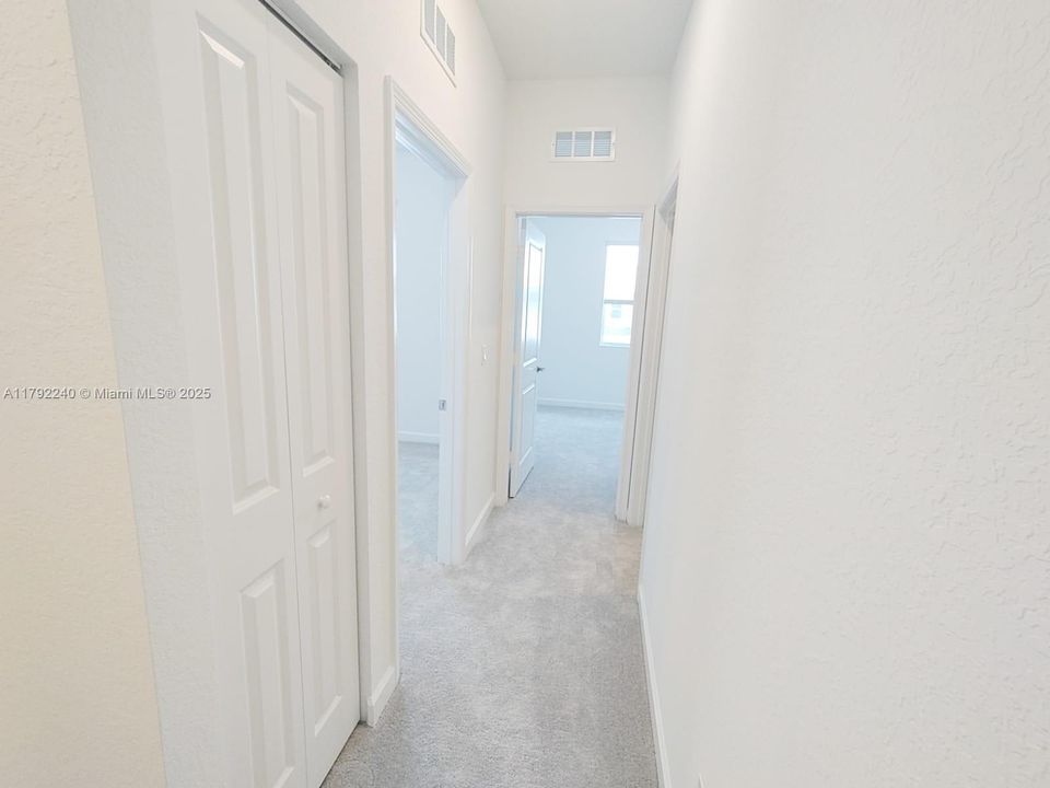 最近租的: $2,300 (3 贝兹, 2 浴室, 0 平方英尺)