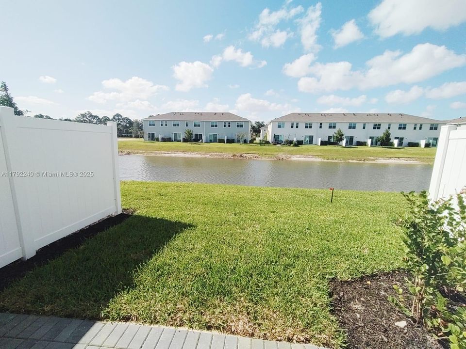 最近租的: $2,300 (3 贝兹, 2 浴室, 0 平方英尺)