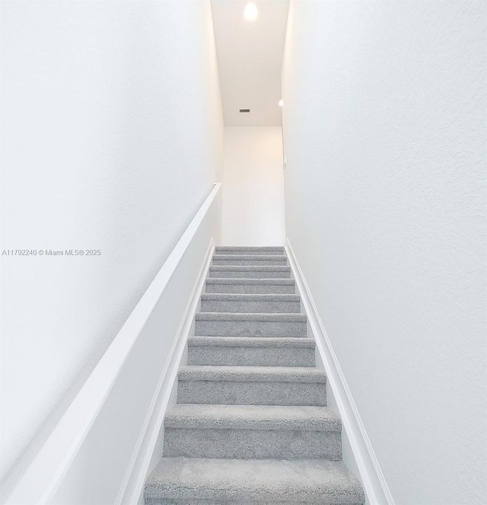 最近租的: $2,300 (3 贝兹, 2 浴室, 0 平方英尺)