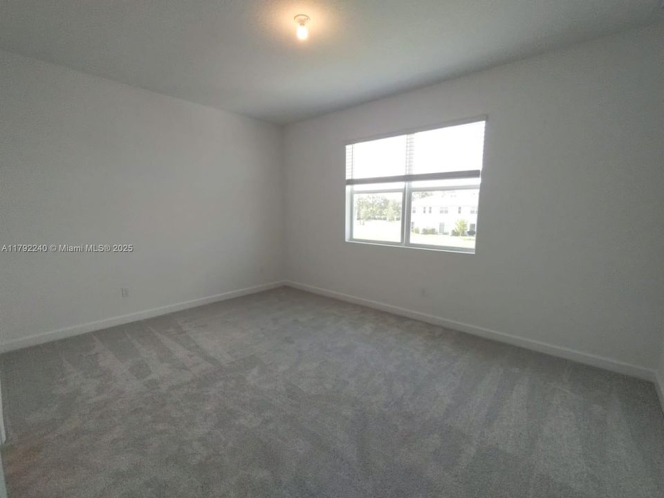 最近租的: $2,300 (3 贝兹, 2 浴室, 0 平方英尺)