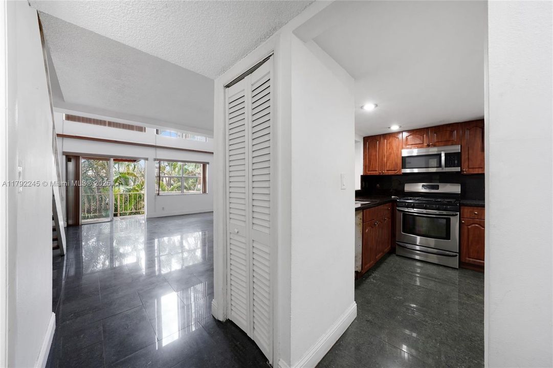 Activo con contrato: $150,000 (1 camas, 1 baños, 982 Pies cuadrados)