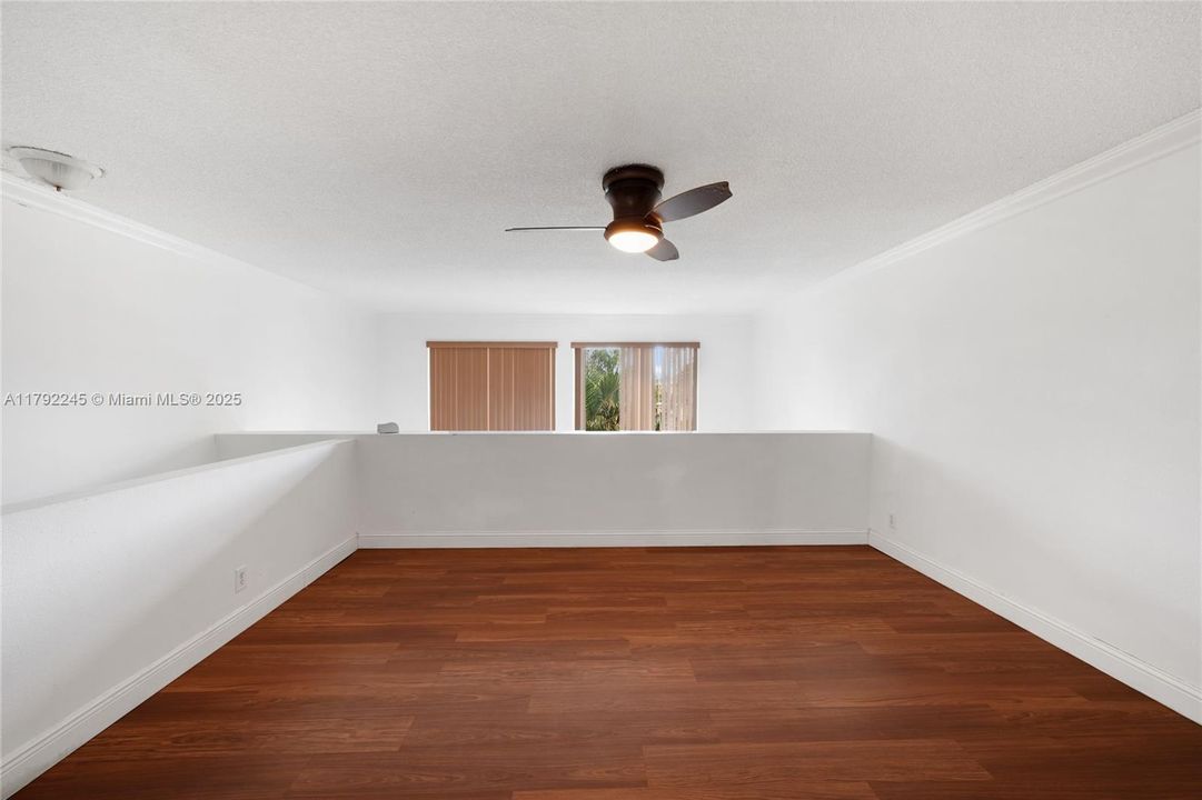 Activo con contrato: $150,000 (1 camas, 1 baños, 982 Pies cuadrados)