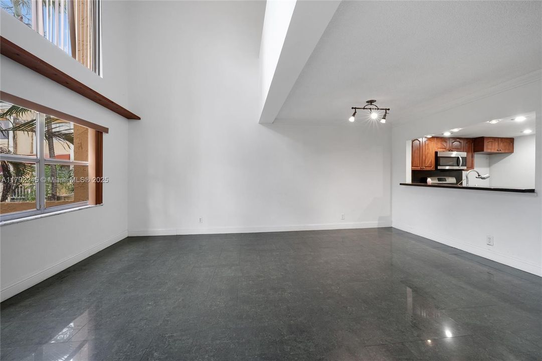 Activo con contrato: $150,000 (1 camas, 1 baños, 982 Pies cuadrados)