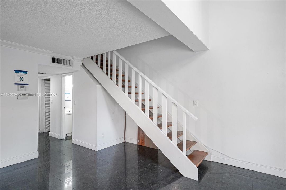 Activo con contrato: $150,000 (1 camas, 1 baños, 982 Pies cuadrados)