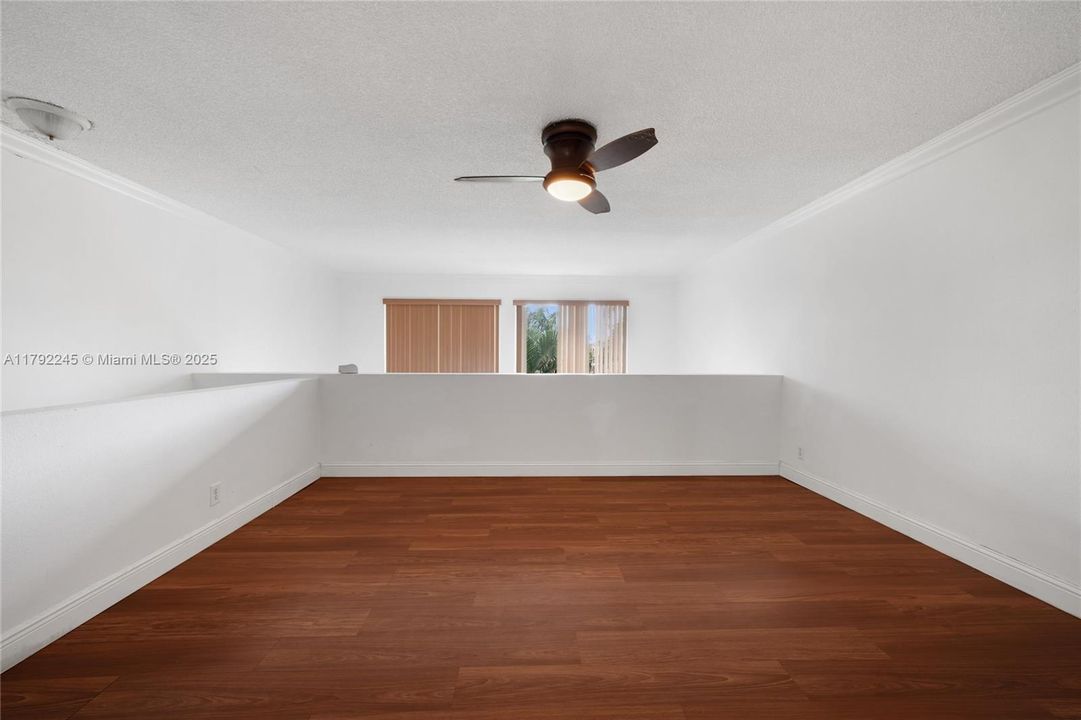 Activo con contrato: $150,000 (1 camas, 1 baños, 982 Pies cuadrados)