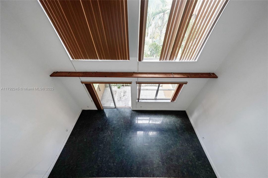 Activo con contrato: $150,000 (1 camas, 1 baños, 982 Pies cuadrados)