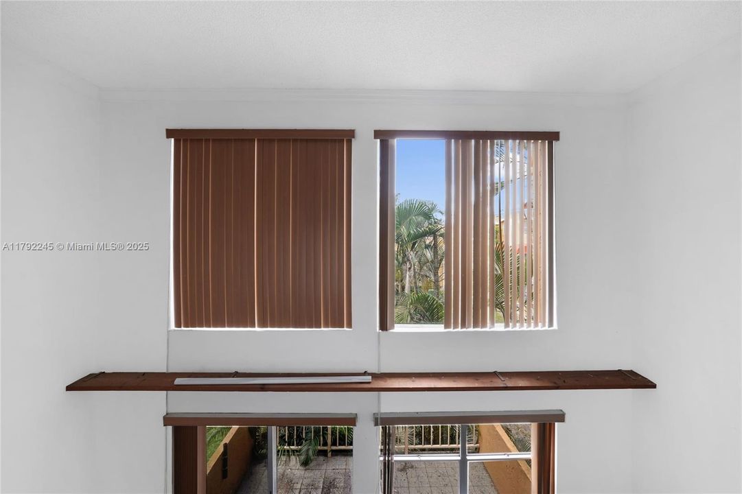 Activo con contrato: $150,000 (1 camas, 1 baños, 982 Pies cuadrados)