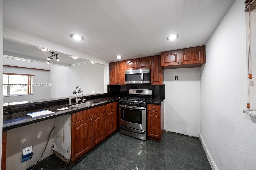 Activo con contrato: $150,000 (1 camas, 1 baños, 982 Pies cuadrados)