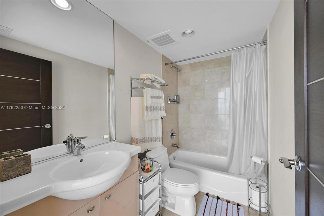 待售: $2,399,000 (3 贝兹, 3 浴室, 2065 平方英尺)