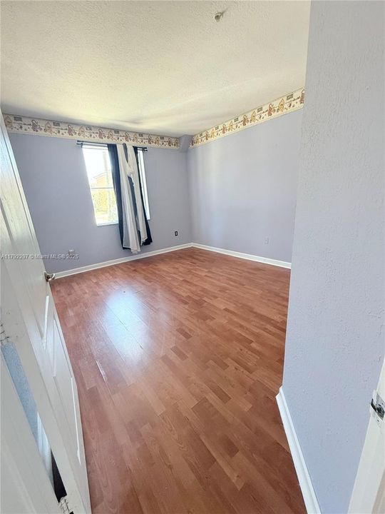 Recently Rented: $2,300 (2 beds, 2 baths, 1130 Square Feet)