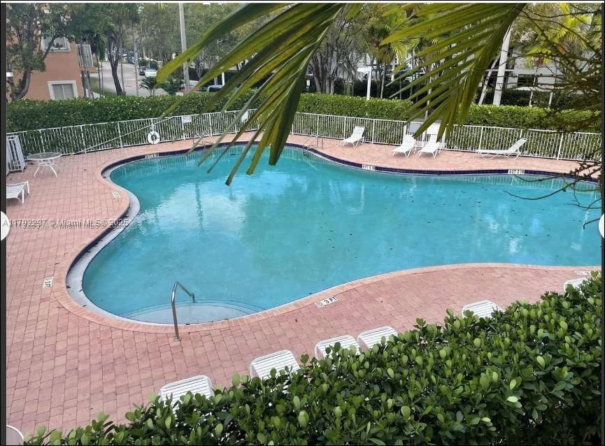 Recently Rented: $2,300 (2 beds, 2 baths, 1130 Square Feet)